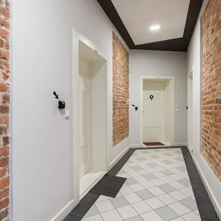 Old Town Swiety Wojciech Street - By Renters Apartament