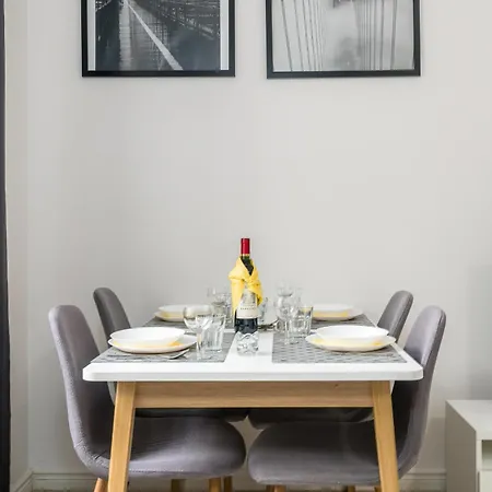 Old Town Swiety Wojciech Street - By Renters Apartment Poznan